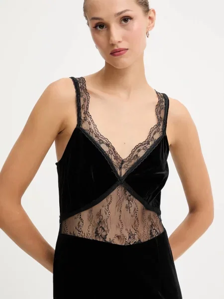 Велюровое макси платье Never Fully Dressed черное