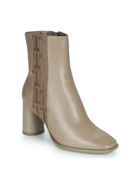 Usnjene čevlji do gležnjev Tamaris z visoko peto bež