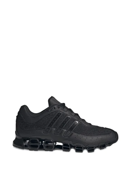 Top Adidas cu decolteu rotund cu dungi cu umerii deschiși negru