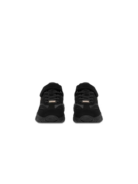 Sneakersy Guess čierna
