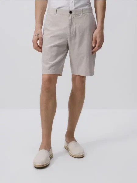 Reserved Pantaloni scurți chino regular deschis gri