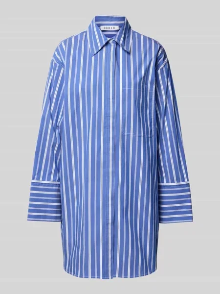 Sukienka koszulowa z kieszenią na piersi model ‘Deloris’ Edited niebieska