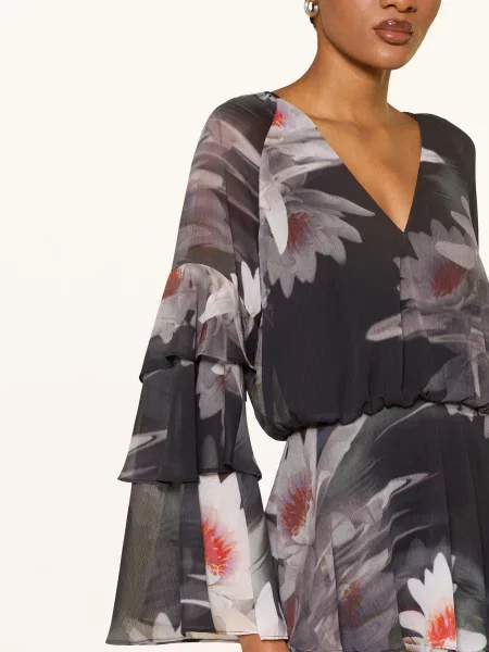 Ted Baker Šaty Nayvie S Volánky černá / červená bílá