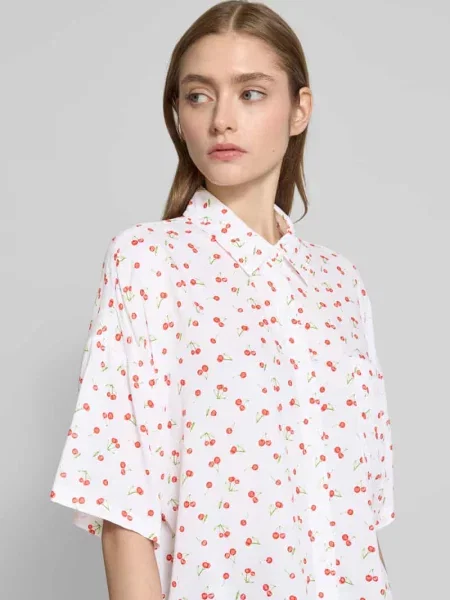Bluzka koszulowa o kroju relaxed fit z rękawem o dł. Review biała