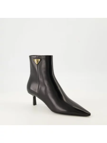 Buty do kostki Prada skórzane z logo czarne