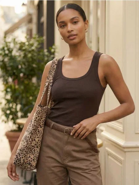 Базовий топ з пружками темно коричневий