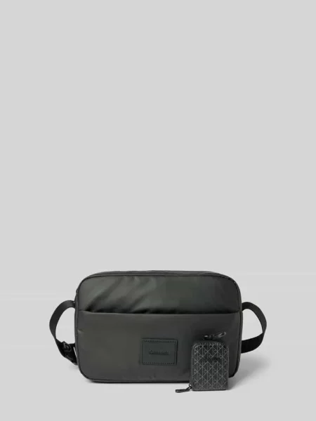 Torebka z naszywką z logo i regulowanym na ramię Ck Calvin Klein czarna