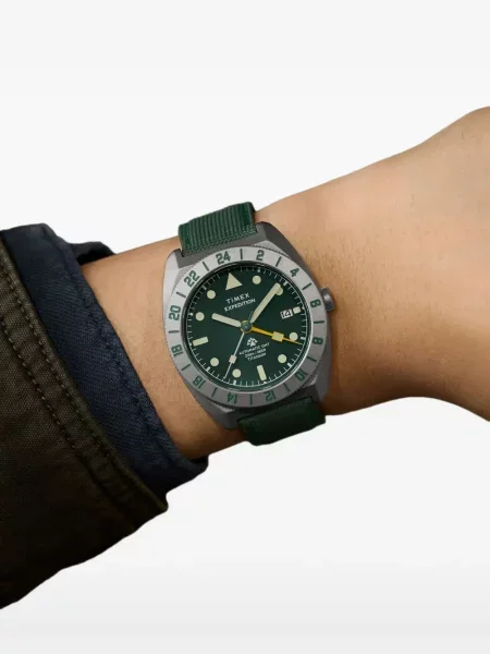 Часовник Timex зелено