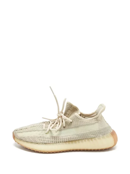 Sneakerși Adidas Yeezy cu șireturi din dantelă
