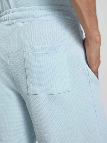 T-shirt o kroju slim fit z wyhaftowanym motywem Prohibited