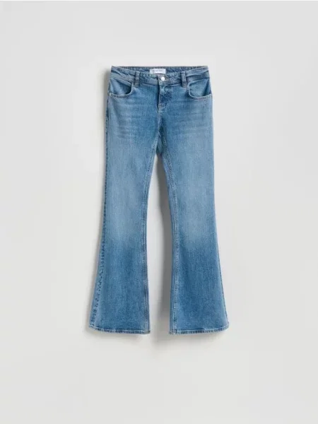 Reserved Jeansy flare z niskim stanem niebieski