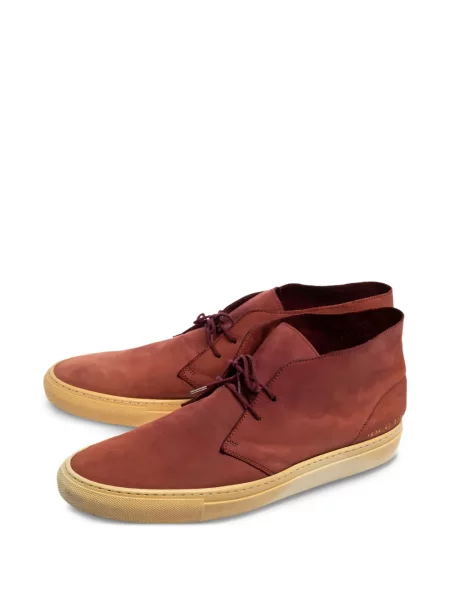 Ghete desert Common Projects cu șireturi din piele de căprioară roșu