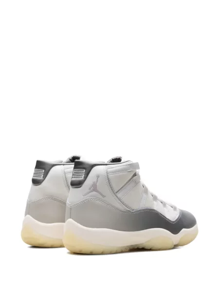 Sneakerși Jordan alb