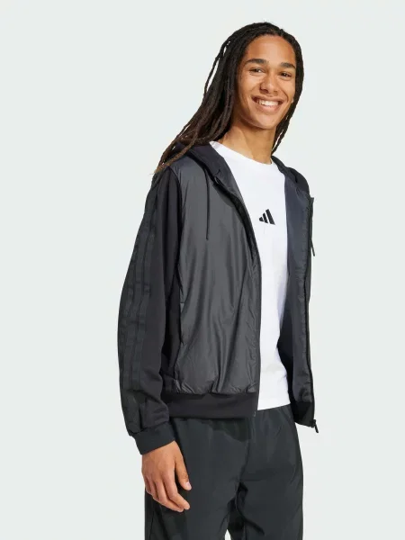 Демисезонная куртка Adidas черная