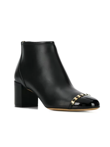 Auliniai batai Ferragamo juoda