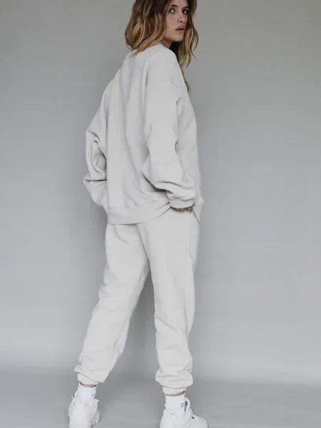 MUUV. pantaloni de trening din neted bej