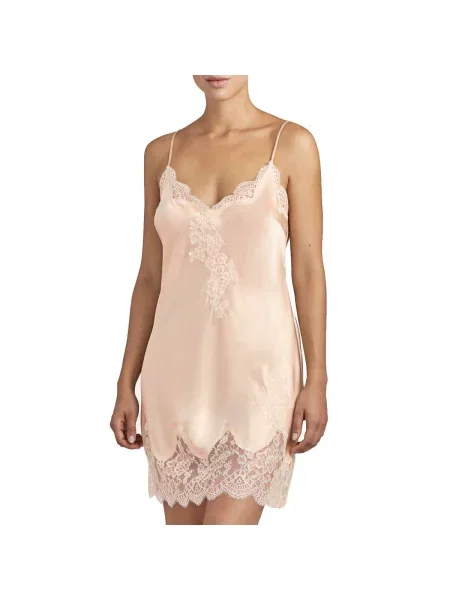 Шелковая ночная рубашка на бретелях біла