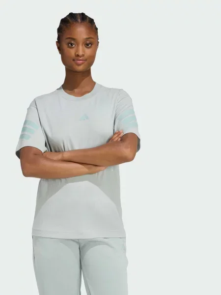 Футболка adidas зелений