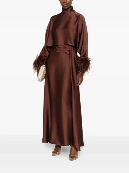 Rochie maxi Alessandro Legora din satin cu pene maro