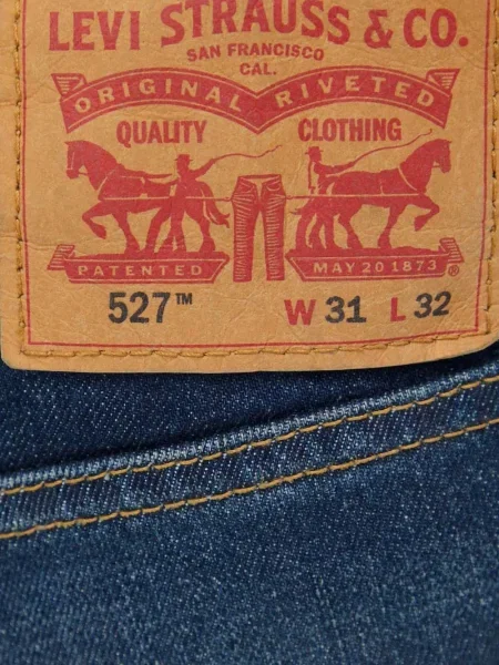Дънки Levi's® от рипсено кадифе синьо