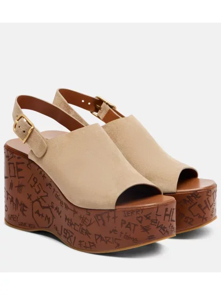 Sandale Chloé din piele de căprioară cu pană bej