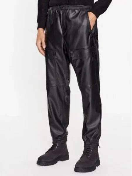 Hugo Pantaloni din imitație de piele Ganno negru