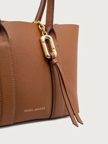 Кожаная сумка шоппер Marc Jacobs в деловом стиле