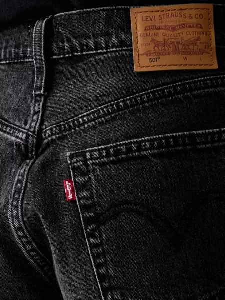 Levi's къс панталон дамски от деним ORIGINAL черно