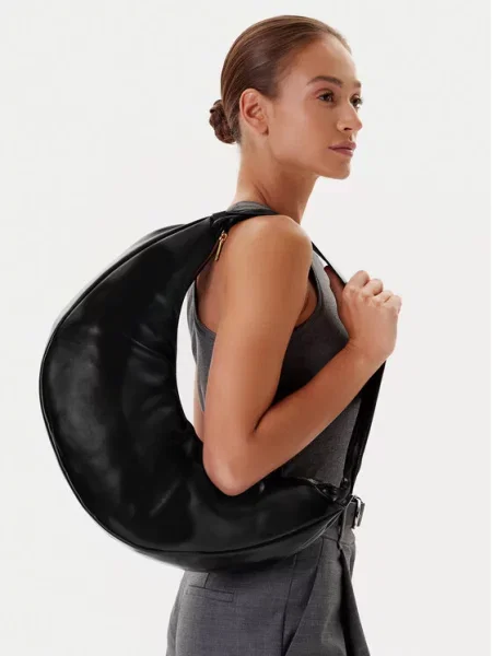 Calvin Klein Geantă Pinched Soft Crescent Lg negru