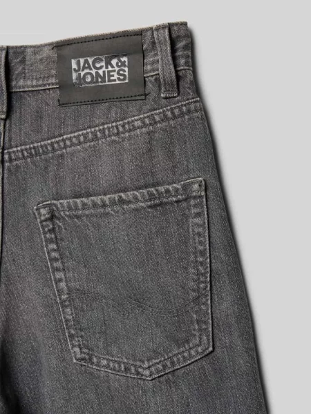 Szorty o kroju straight fit z naszywką z logo model Tony' Jack & Jones czarne