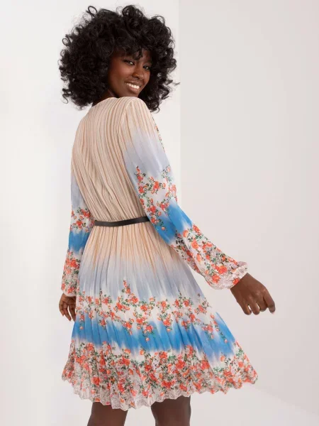 Rochie Fashionhunters cu imagine plisată de costum bej
