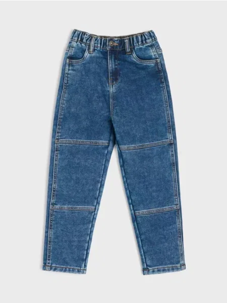 Sinsay Džíny comfort straight s příměsí viskózy a prošitím indigo jeans