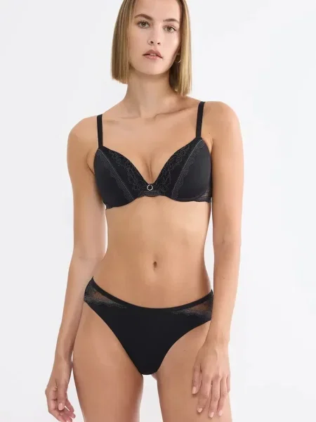 Triumph podprsenka Comfort Allure černá