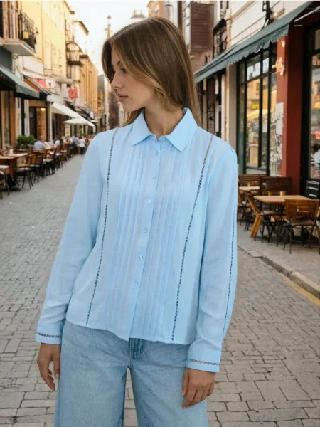 Сорочка regular fit з ажурними вставками блакитний