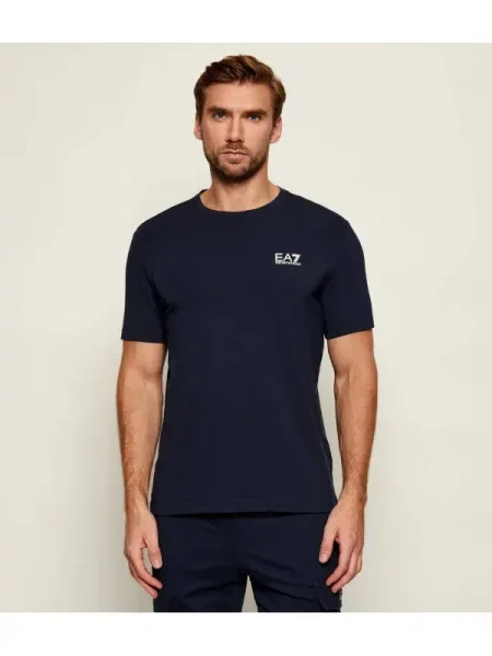 Tricou