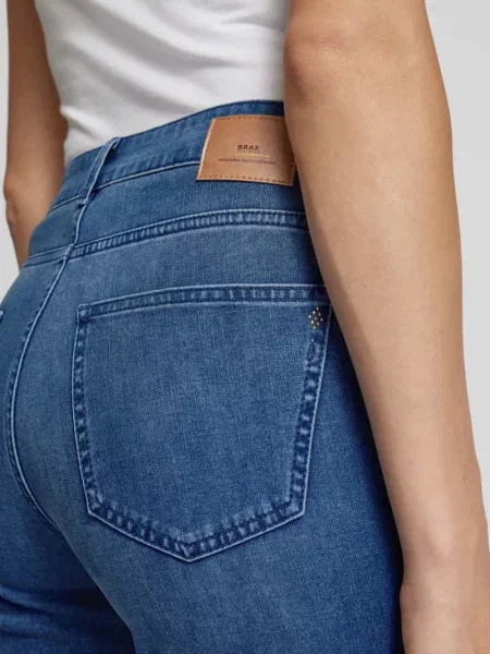 Jeansy o kroju slim fit z wpuszczanymi model ‘Shakira’ Brax granatowe