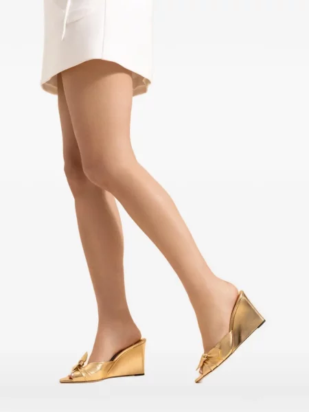 Сандали Jimmy Choo с панделка с клин ток