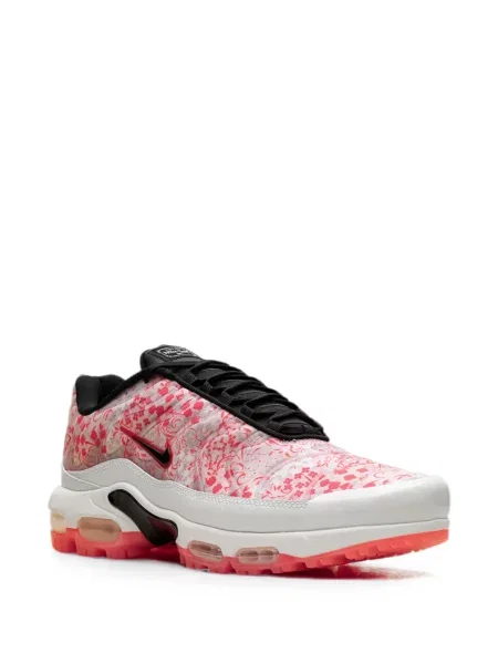 Маратонки Nike Air Max Plus с пейсли десен с принт розово
