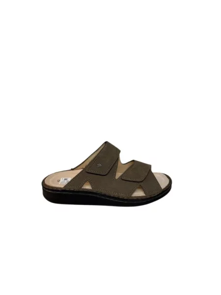 Klapki Finn Comfort brązowe
