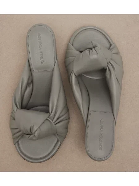 Papuci tip mules Bottega Veneta din piele gri