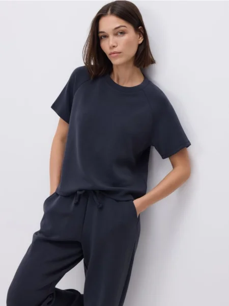 Reserved Tricou cu adaos de modal gri-închis gri