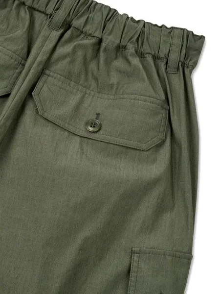 Pantaloni scurți Studio Tomboy verde