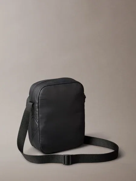 Borsetă Calvin Klein Puffer Reporter negru