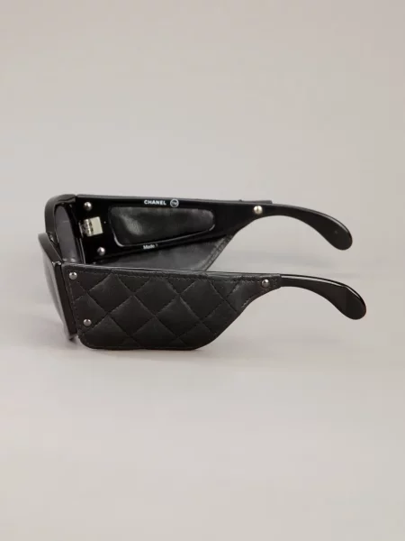 Retro sluneční brýle Chanel Pre-owned černé