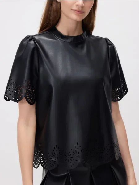 Reserved Ažúrová blúzka čierna