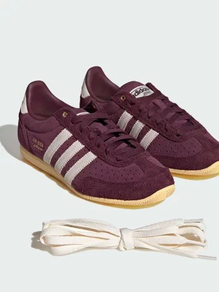 Кожаные повседневные кроссовки Adidas бордовые