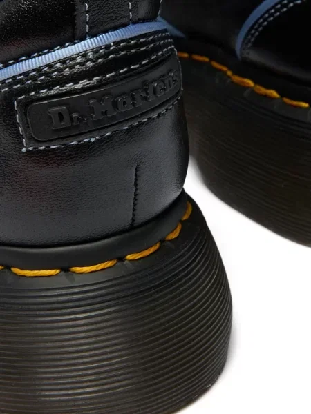 Кожаные балетки Dr. Martens на шнуровке