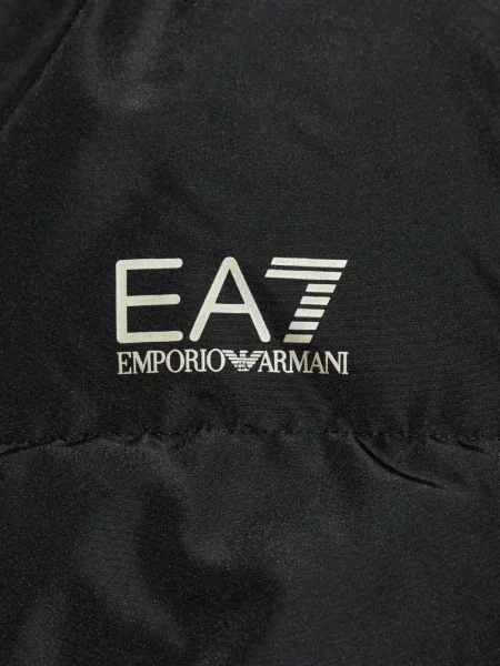 Geacă cu puf Ea7 Emporio Armani cu imagine negru