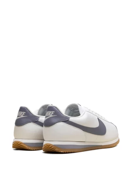 Sneakerși Nike Cortez cu autograf alb