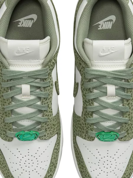 Pantofle Nike bílé
